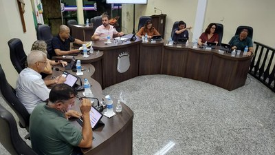 Câmara aprova seis projetos em dois turnos e destaca prestação de contas do Lar Ambrosina de Mattos