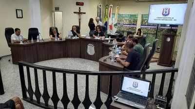 Câmara de São João Nepomuceno aprova matérias cruciais em Reunião Extraordinária