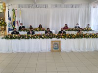 Câmara empossa vereadores, prefeito e vice