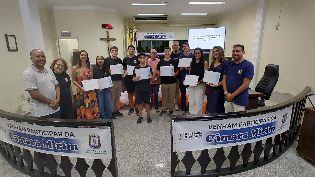 Câmara Mirim de São João Nepomuceno encerra legislatura 2025/2026 em sessão solene marcada pela força da juventude
