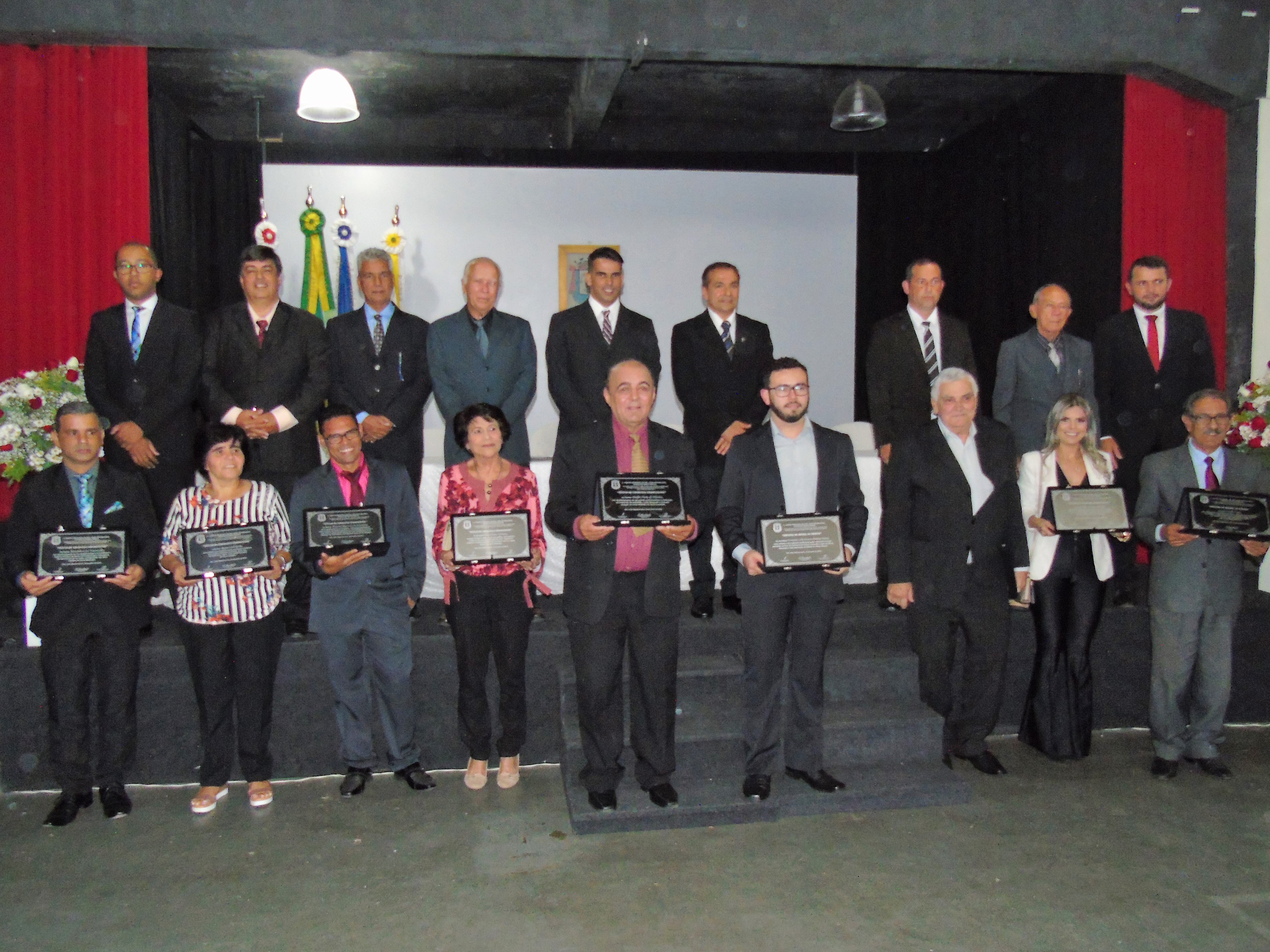  Câmara Municipal de SJN presta homenagens a personalidades distintas da nossa sociedade