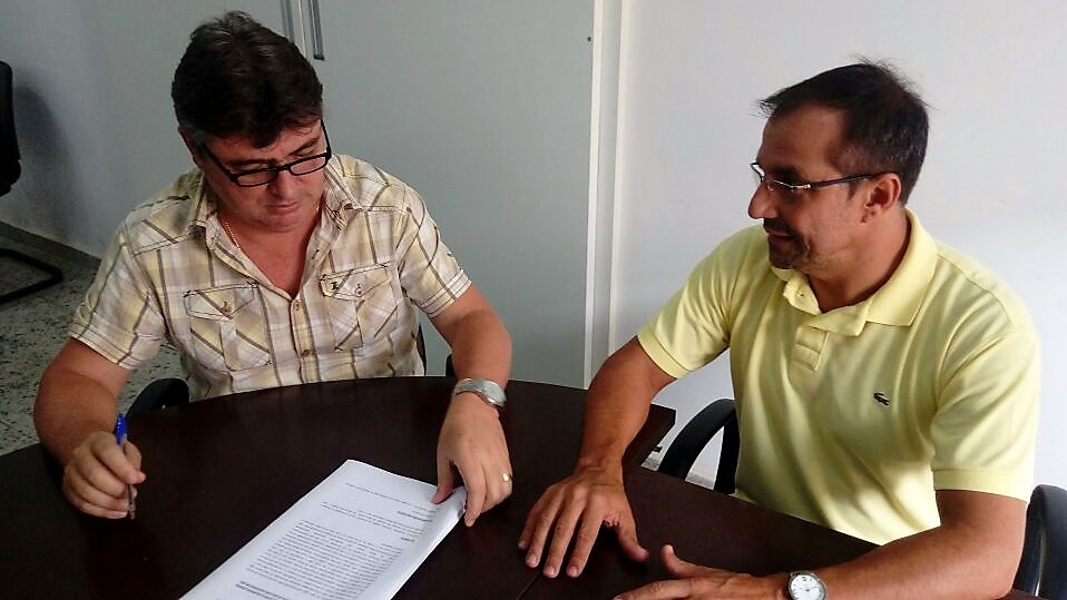 Câmara Municipal doa kit de impressão digital para o Executivo