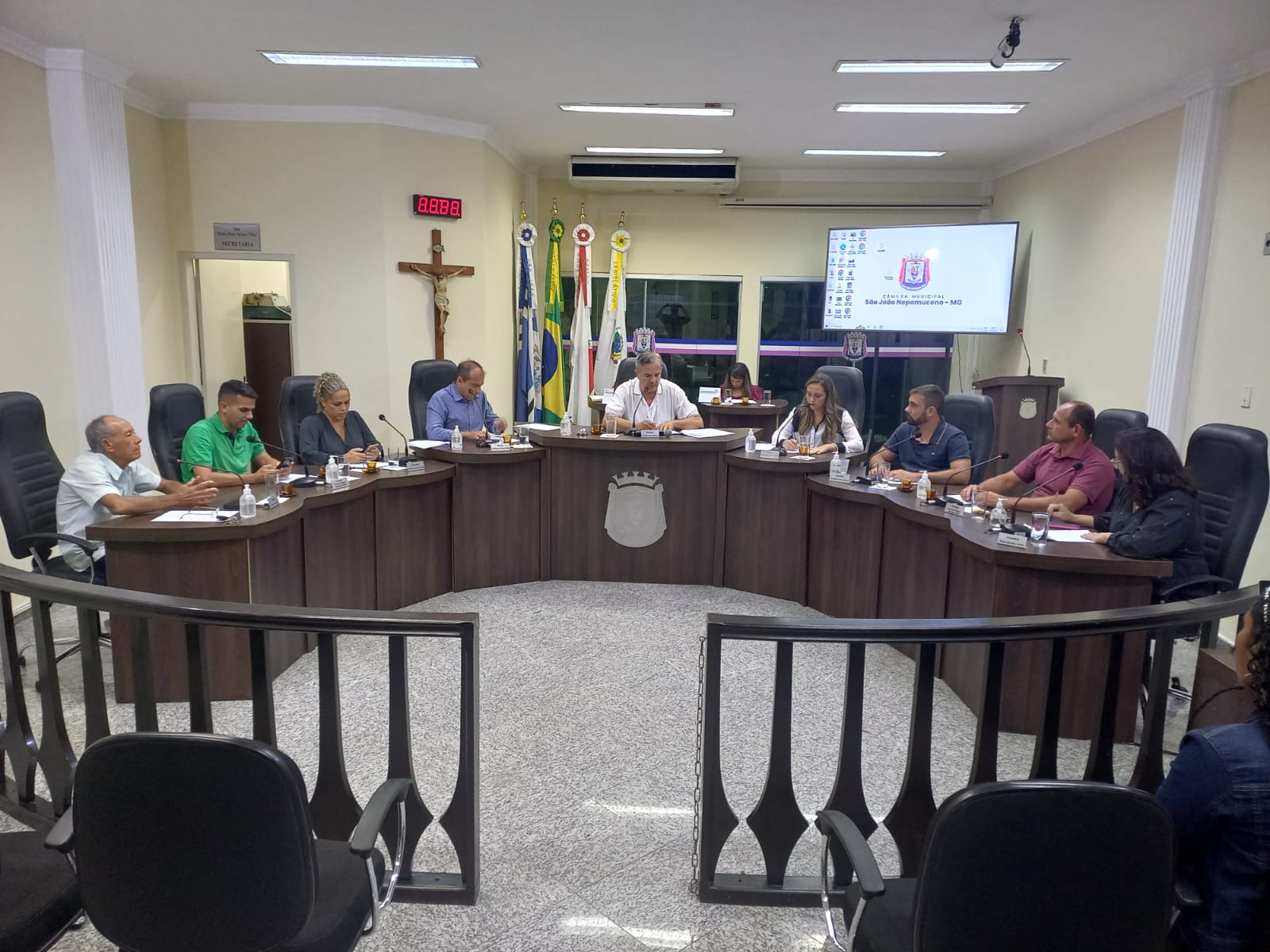 Câmara realiza sua 14ª Reunião Ordinária com a aprovação de três projetos de Lei e várias proposições destinadas ao Poder Executivo