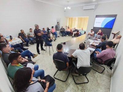 Executivo e Legislativo de São João Nepomuceno contestam Copasa e exigem solução pela má qualidade dos serviços essenciais oferecidos pela empresa