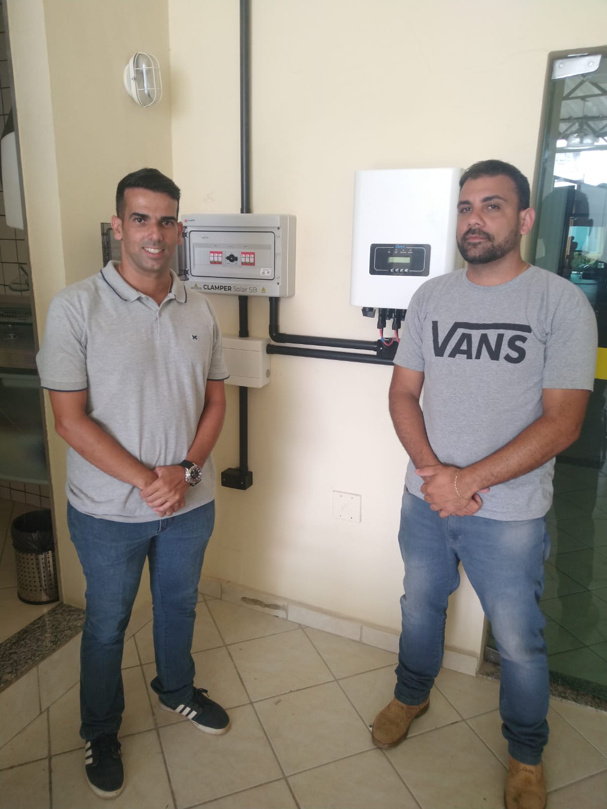 Iniciada a instalação de painéis solares no prédio da Câmara