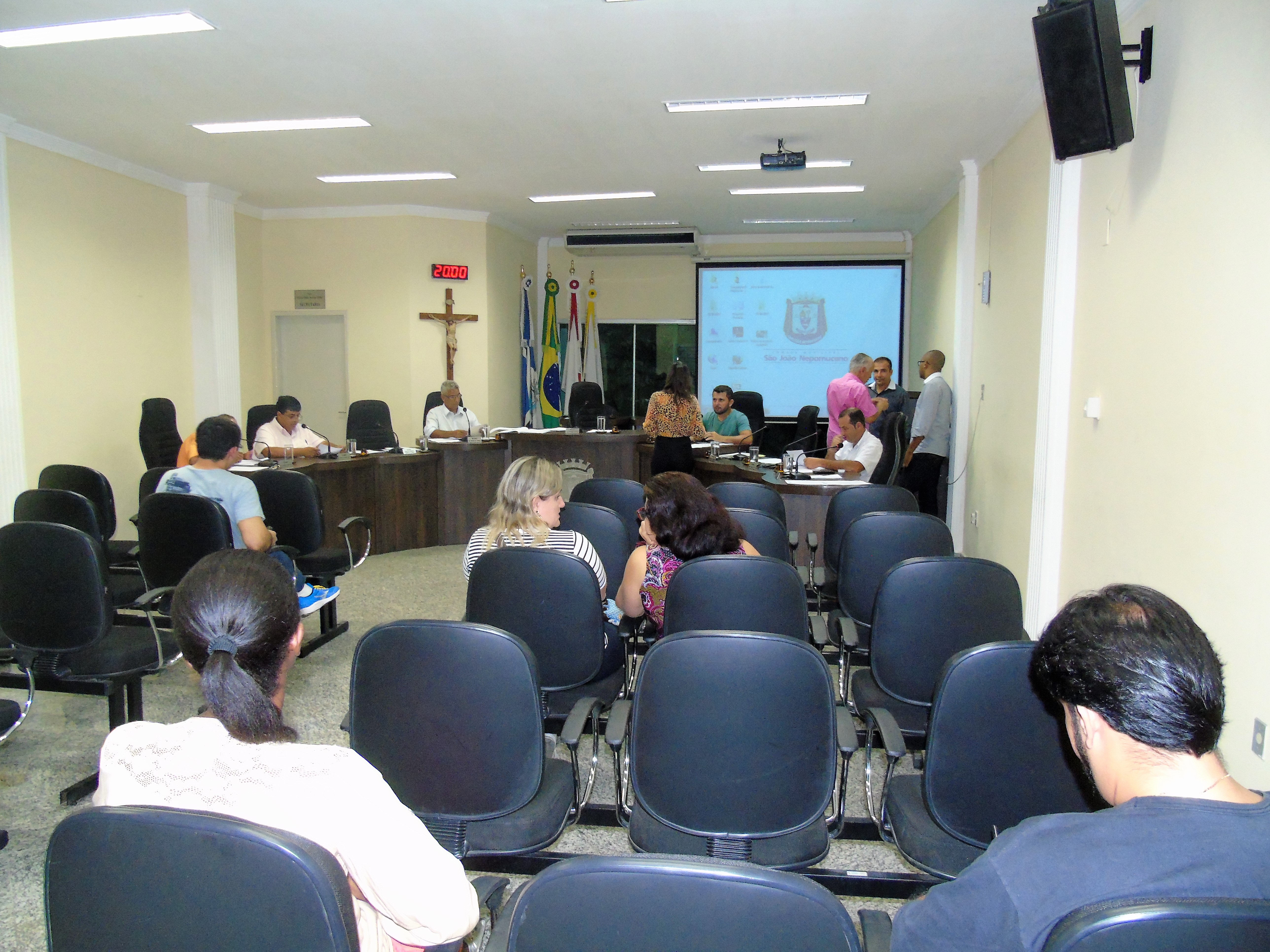  Projetos: Conselho Municipal de Saúde e combate à pedofilia e à violência contra crianças e adolescentes foram aprovados na 32ª Reunião ordinária da Câmara