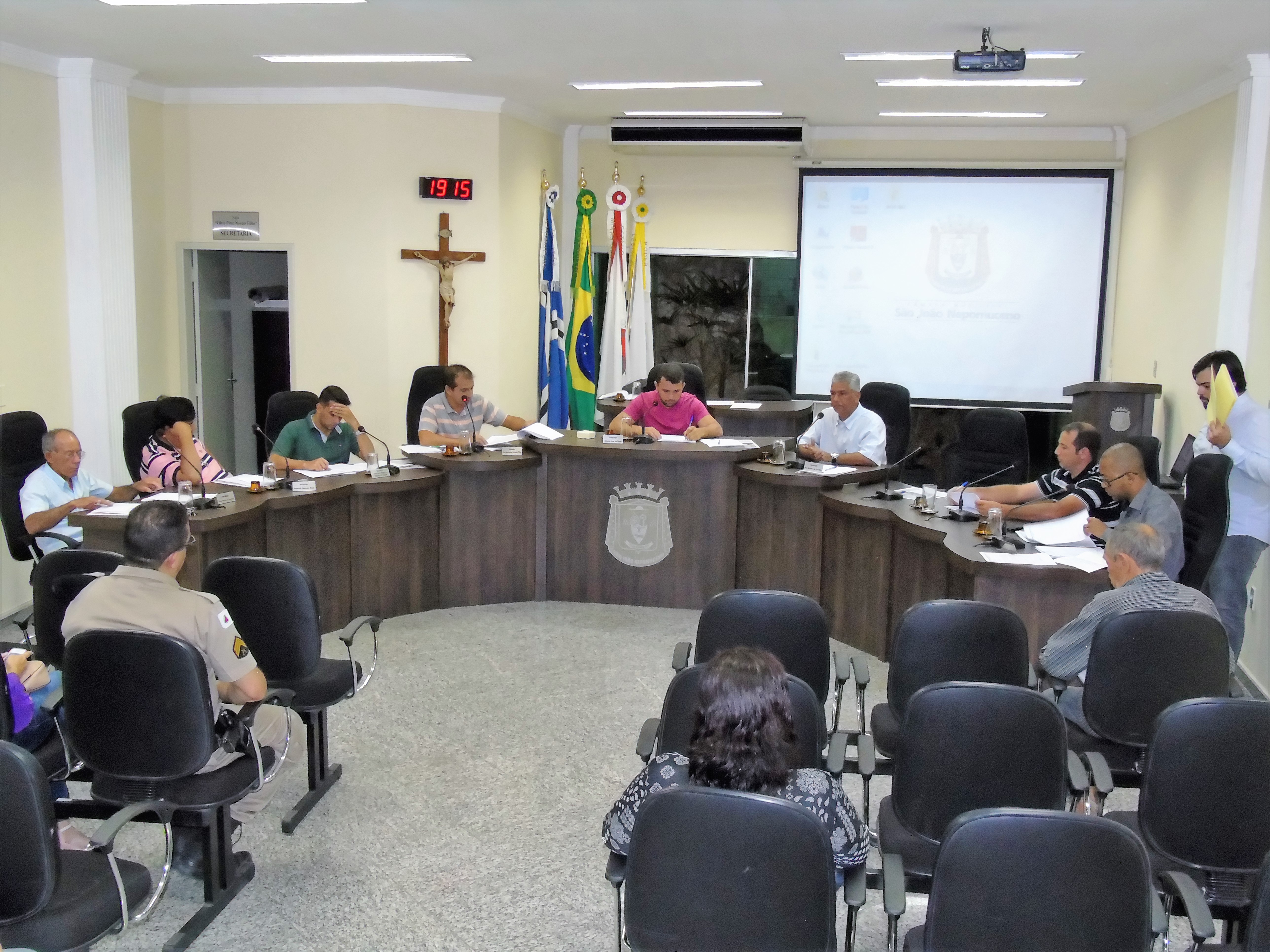 Projetos do Executivo e Legislativo são apreciados e aprovados na 30ª Reunião Ordinária da Casa de Leis