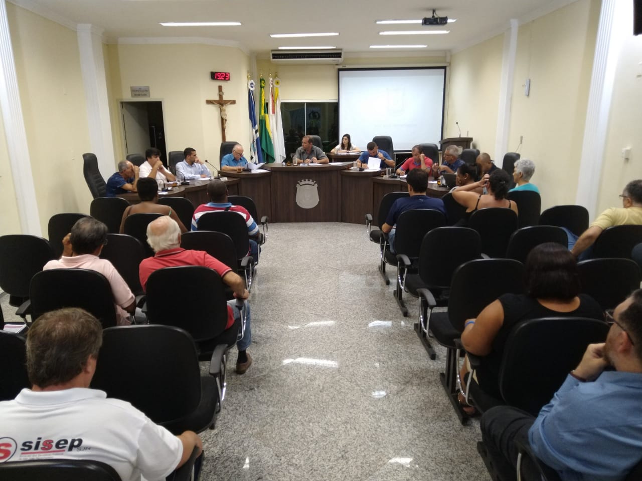 Vereadores aprovam reajuste salarial para os servidores municipais